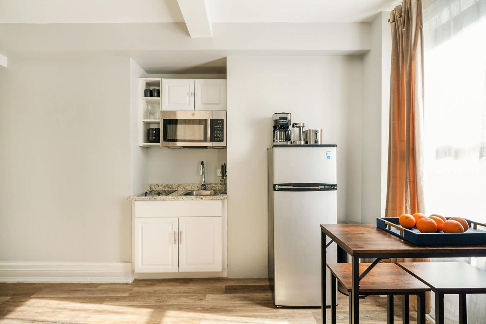 73-608 New 1br 1bth Uws Doorman Gym Apartment New York