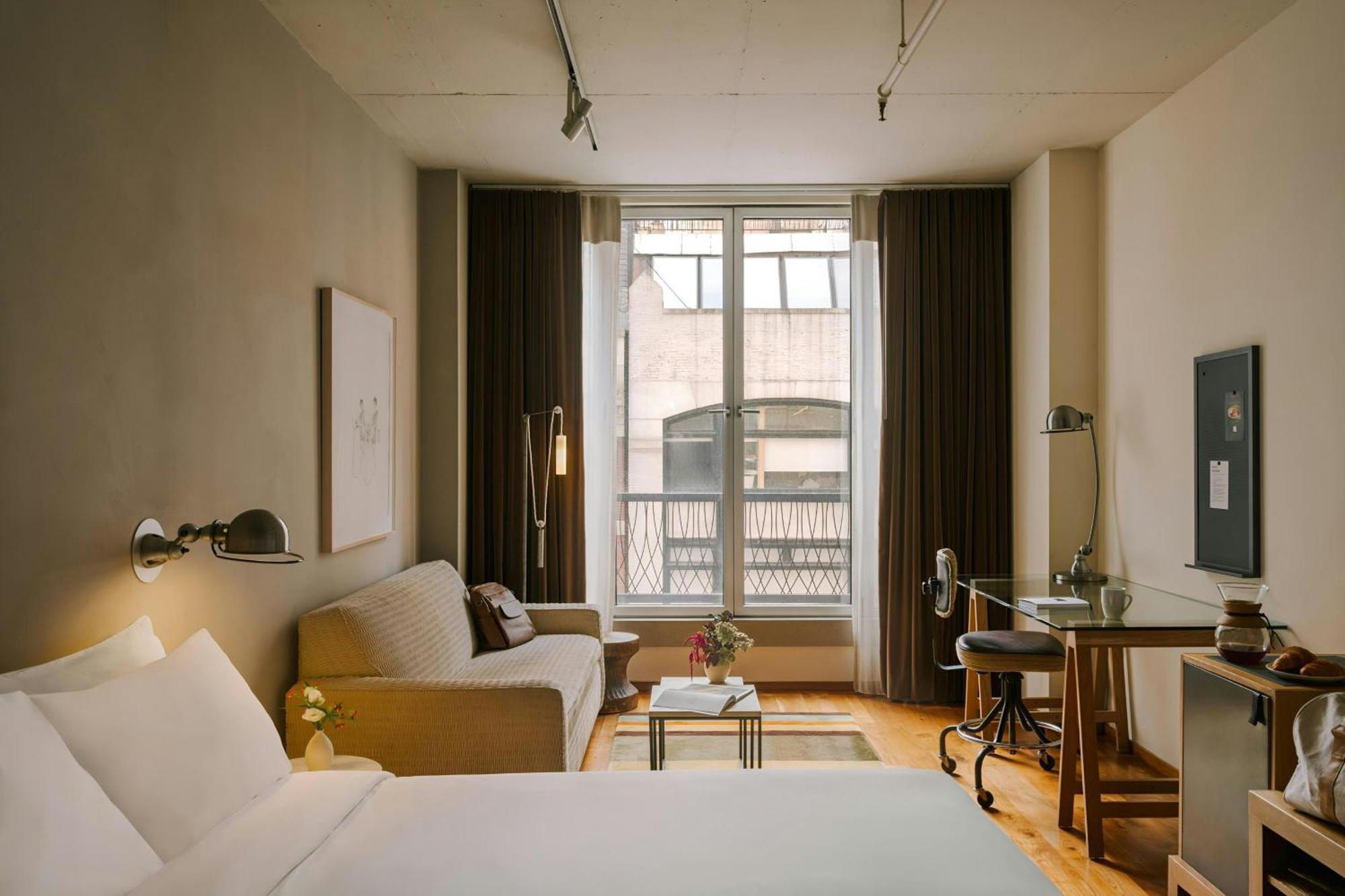 Chambers Hotel Central Park South, Sonder 4*