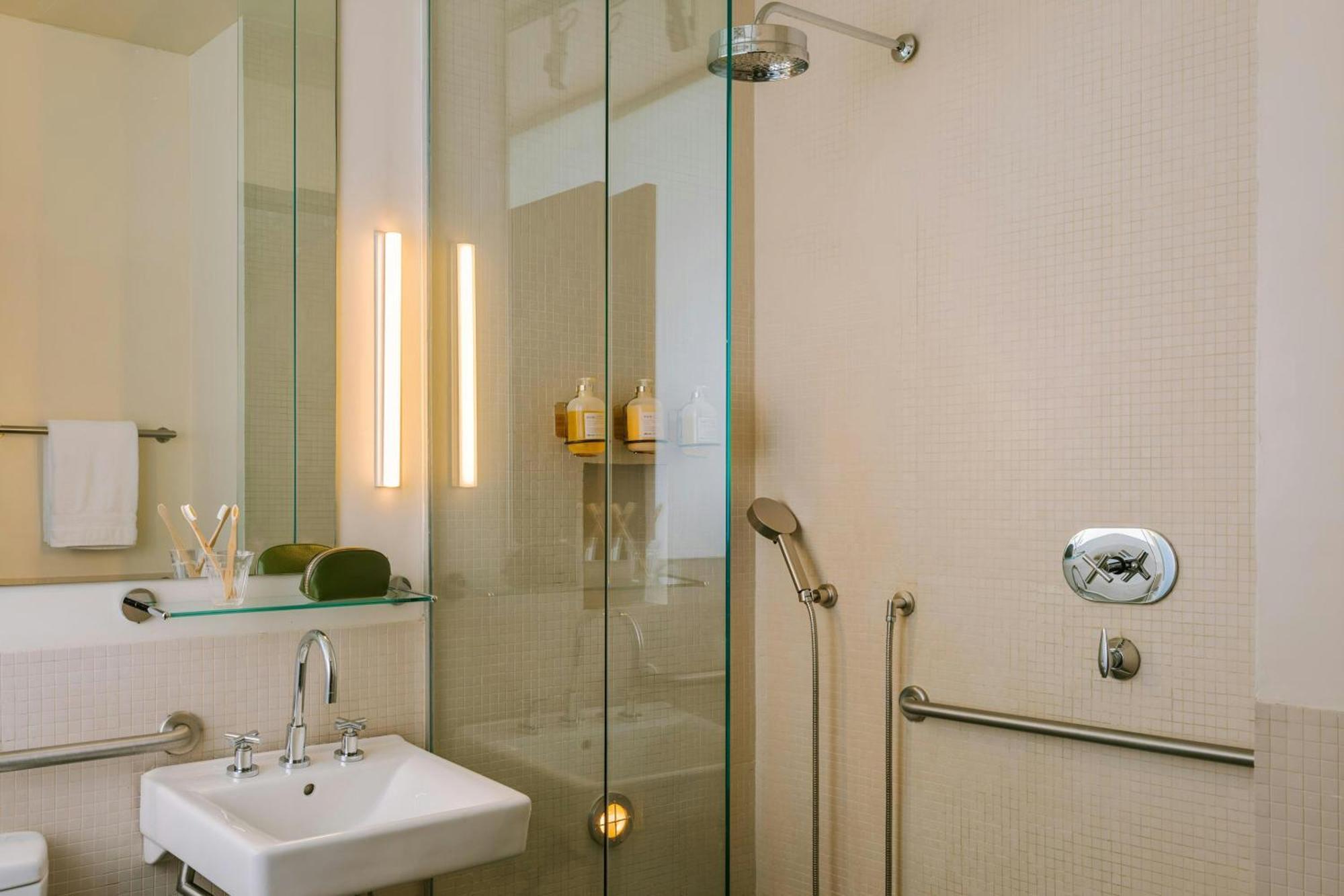 Chambers Hotel Central Park South, Sonder New York