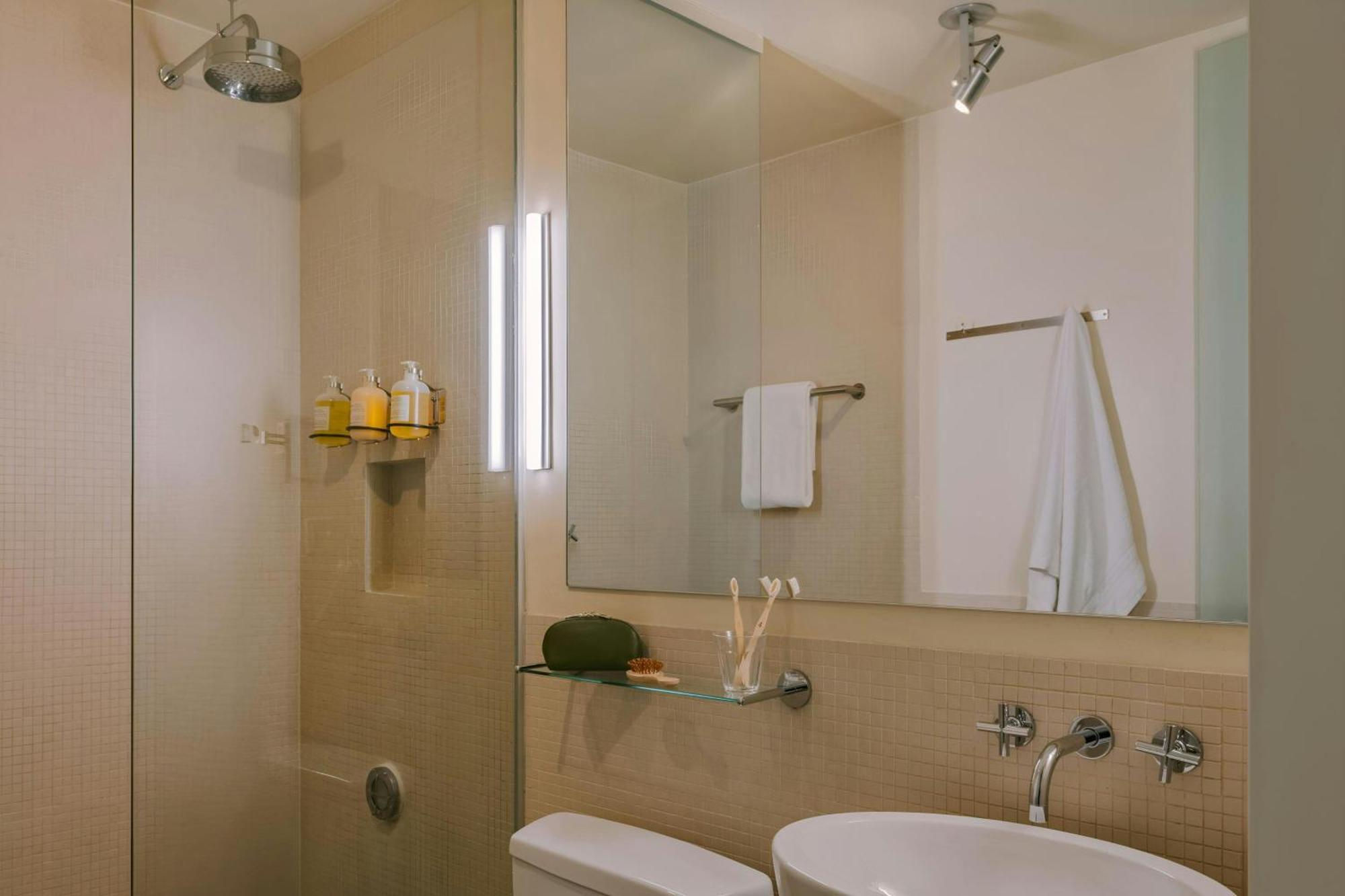 Chambers Hotel Central Park South, Sonder Hotel 4*