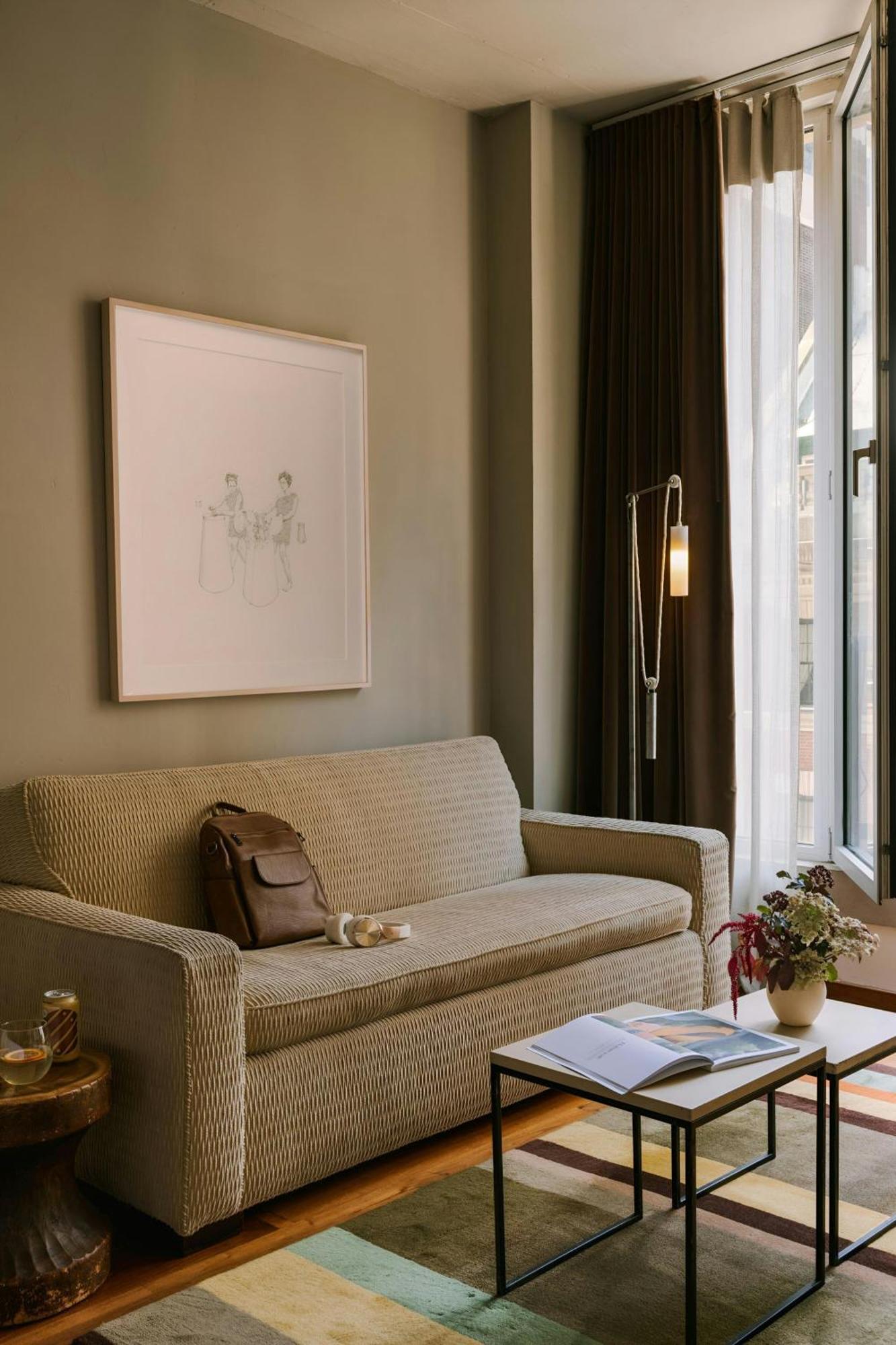Chambers Hotel Central Park South, Sonder Hotel
