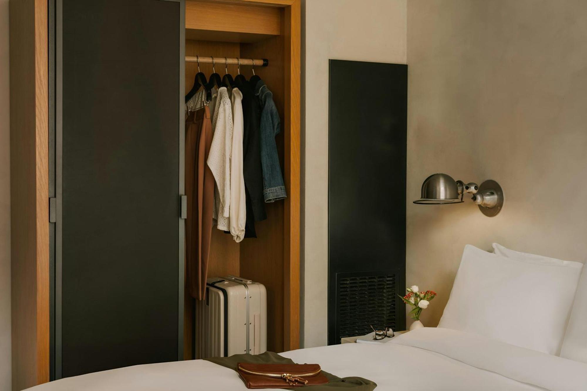 Chambers Hotel Central Park South, Sonder 4*