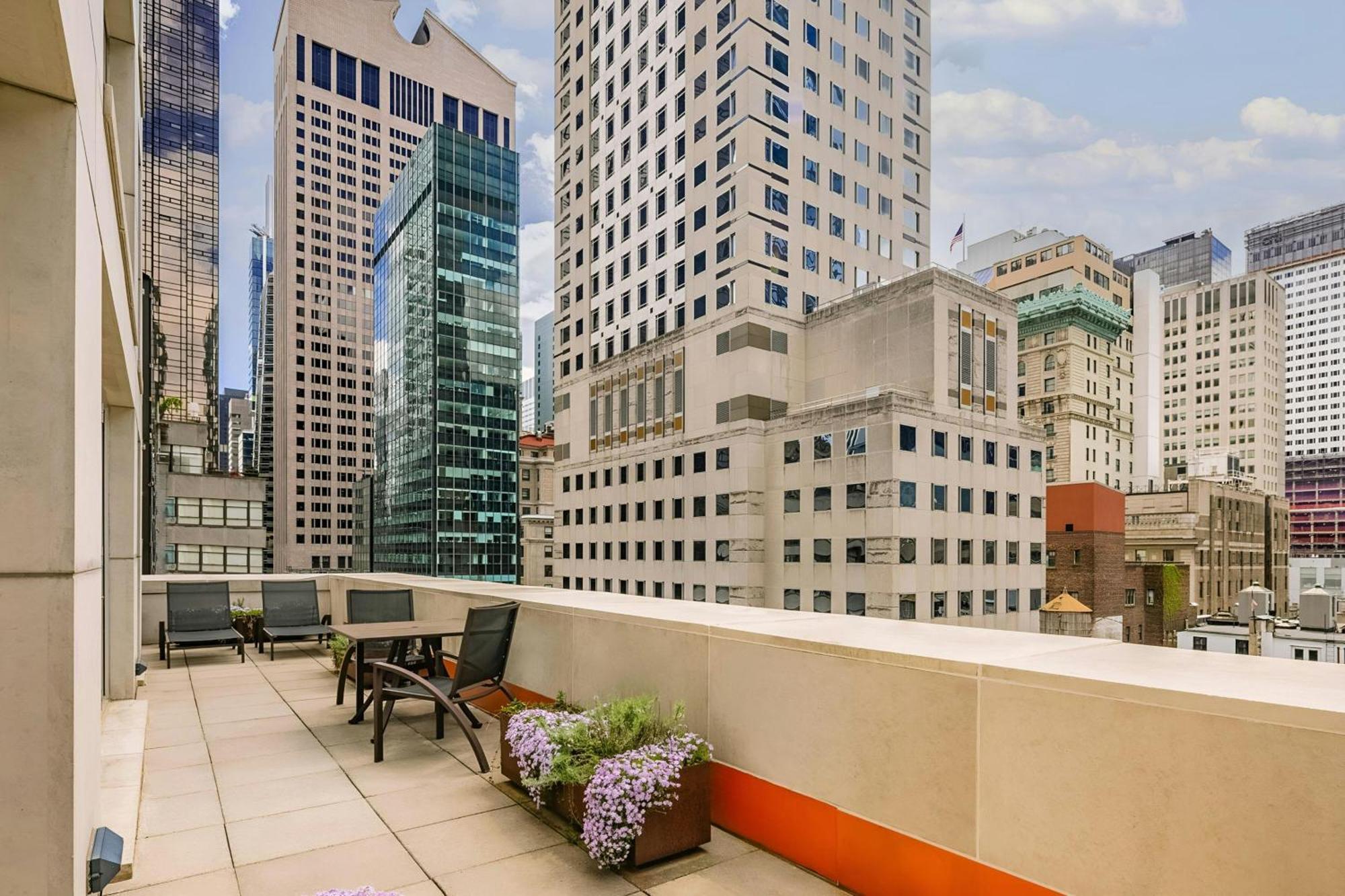 Chambers Hotel Central Park South, Sonder 4*