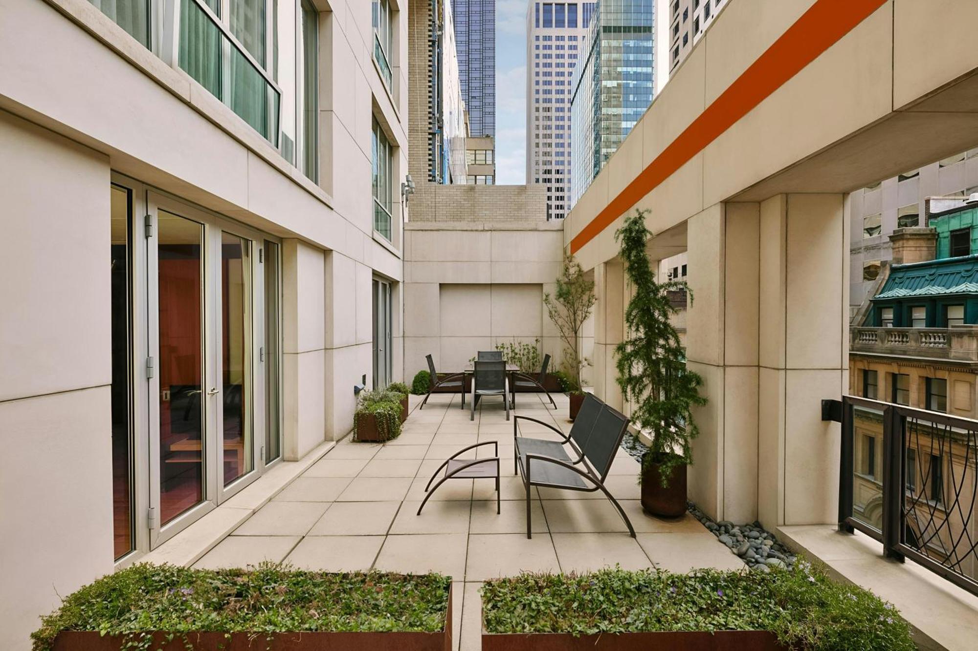 Chambers Hotel Central Park South, Sonder Hotel