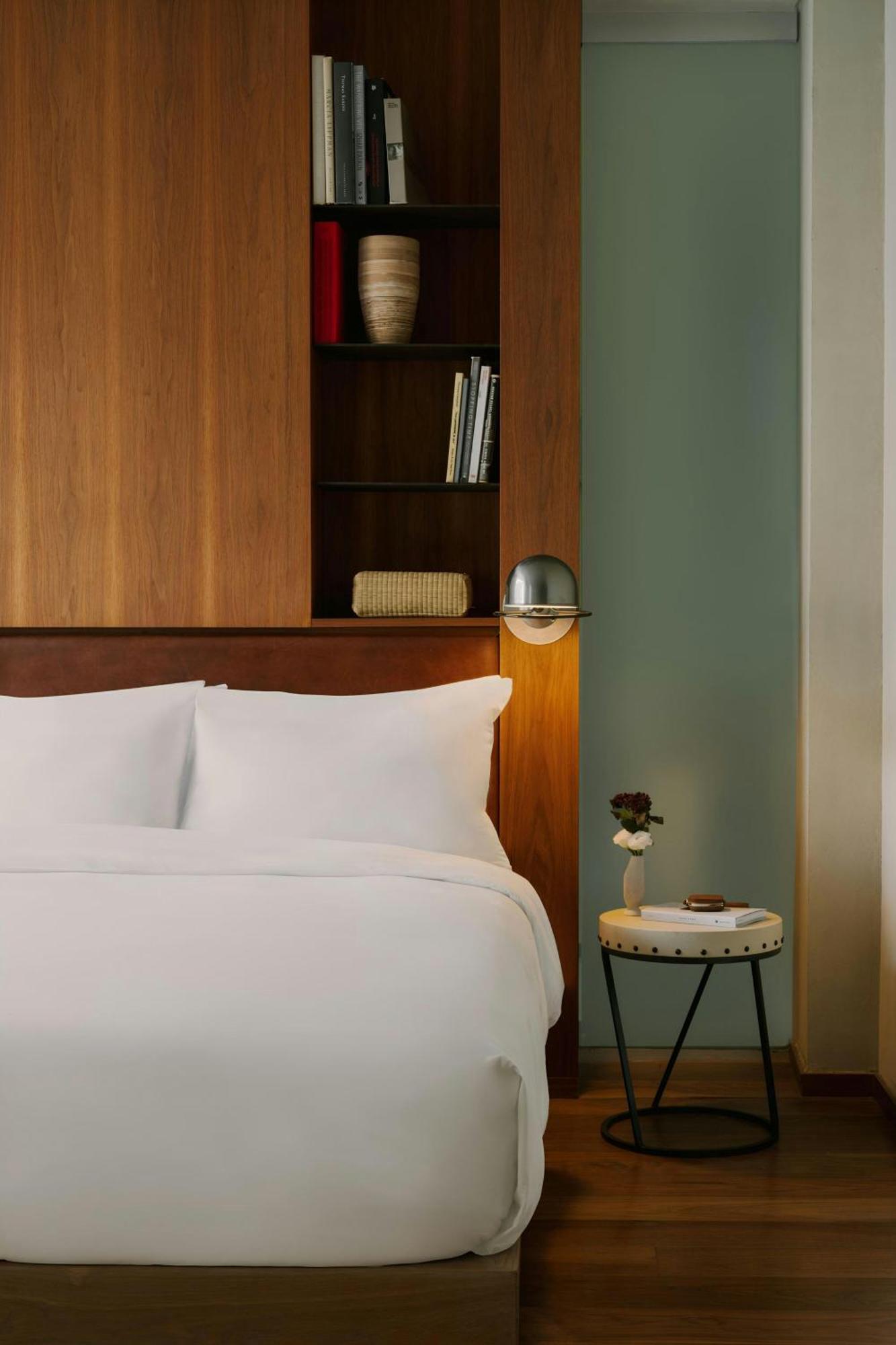 Chambers Hotel Central Park South, Sonder Hotel 4*