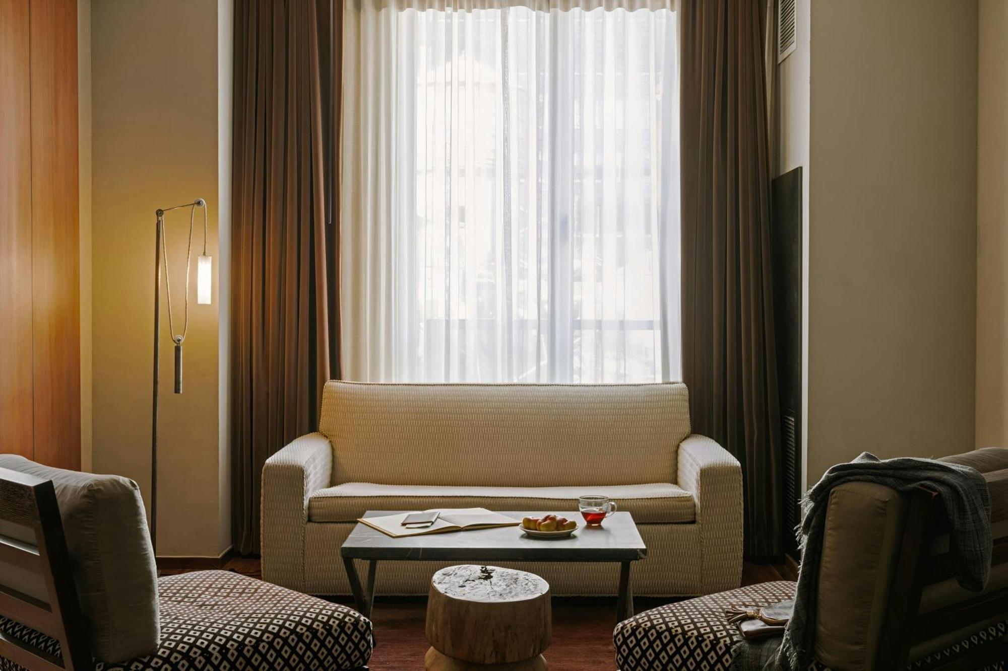 Chambers Hotel Central Park South, Sonder