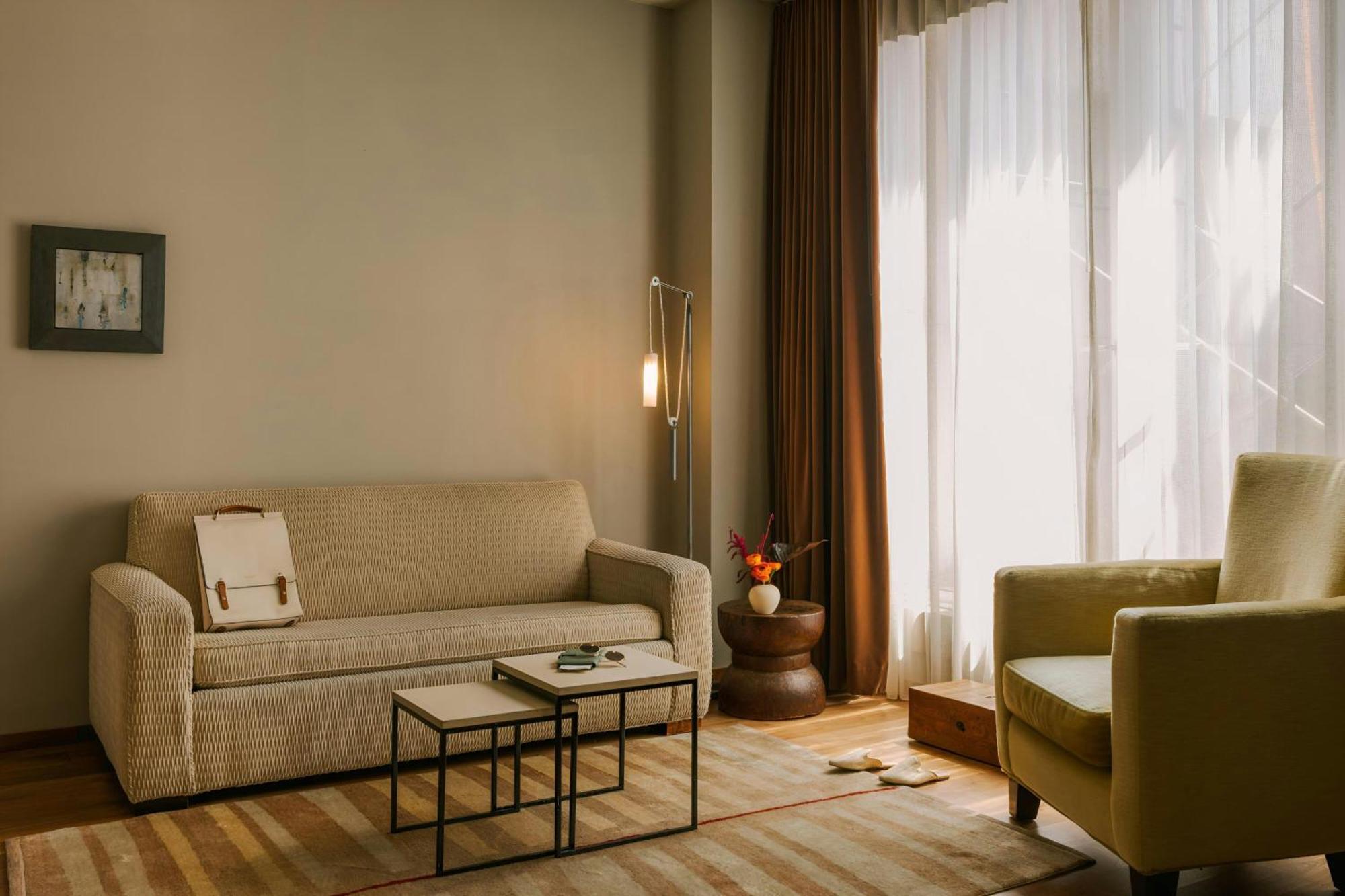 Chambers Hotel Central Park South, Sonder Hotel 4*