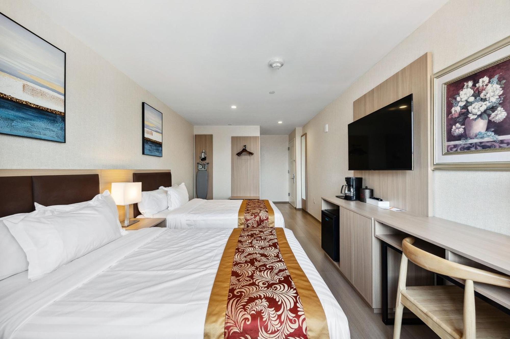 Ramada By Wyndham Flushing Queens Hotel New York