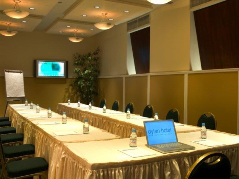 Hotel The Chemists Club 4*