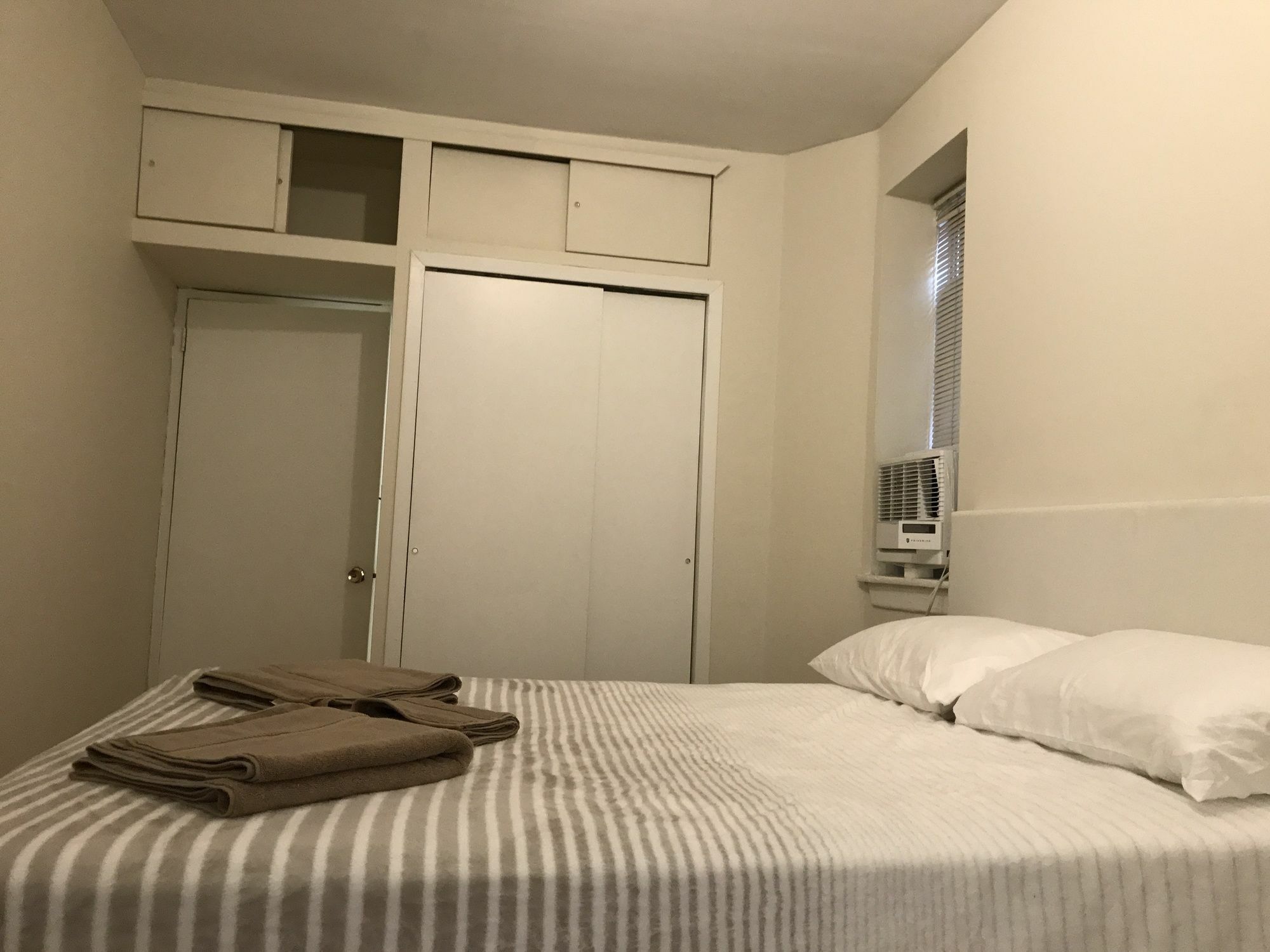 Lux Times Square Apartment